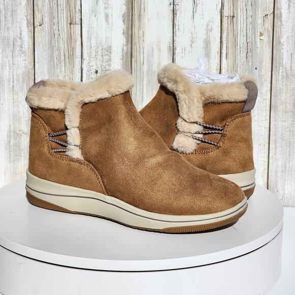 NEW - Clarks Women's Breeze Faux Fur Booties - Size 5 M - Dark Tan/ Brown - Picture 2 of 9